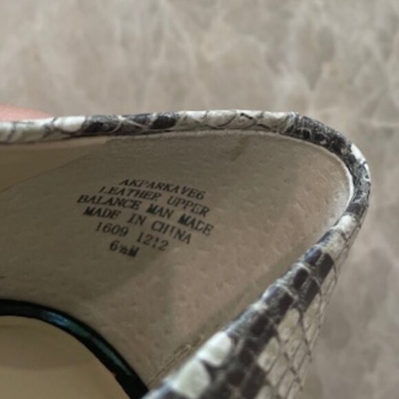 Anne Klein Snakeskin Print Leather Peep Toe Heels, Size 6.5 - Picture 9 of 10